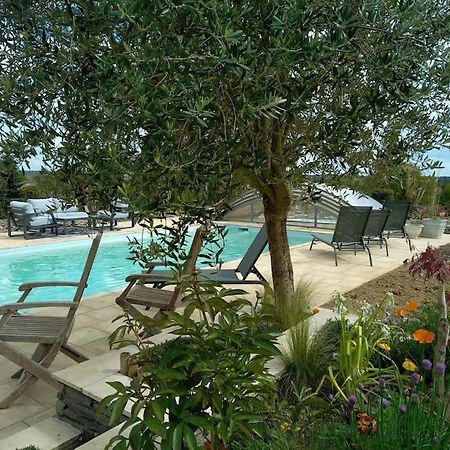 Maison/Villa avec piscine privée Gîte Brain d'eau La Chapelle-de-Brain Extérieur photo
